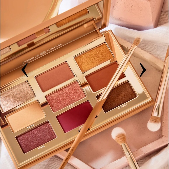 Complex Culture Future’s So Bright Eyeshadow Palette NWT - Picture 2 of 10